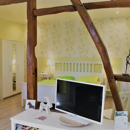 Molehill Shire Apartment *