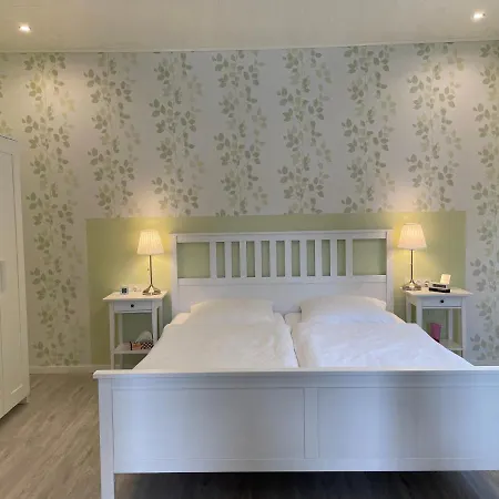 Molehill Shire Apartment *