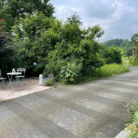 Molehill Shire アパート *