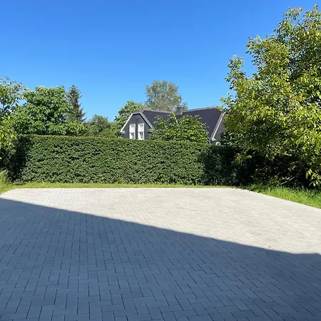 Molehill Shire アパート *